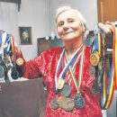 Tinerete fara batranete: La 90 de ani castiga medalii si bate recorduri mondiale pentru Romania in celalalt capat al lumii!