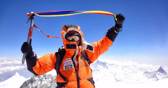 Alpinistul Horia Colibasanu a ajuns in tabara de baza Everest-Lhotse, la 5.400 metri altitudine