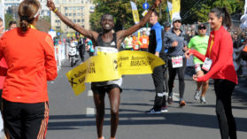 Kenyanul Hosea Kipkemboi si etiopiana Almaz Gelana Erba au castigat Maratonul International Bucuresti