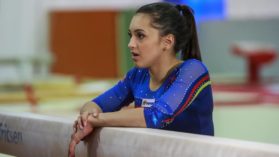 Larisa Iordache, inapoi in sala de gimnastica la doua luni de la operatie!